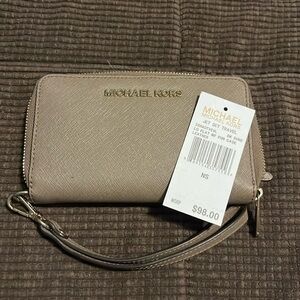 Michael Kors Jet Set Travel Wallet